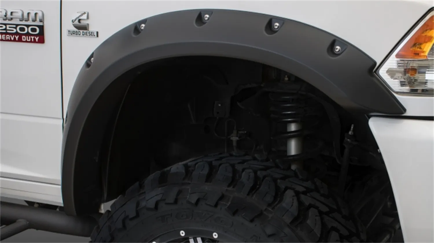https://aw1.imgix.net/2/bushwacker/50051-02_P04_HR_1.jpg
