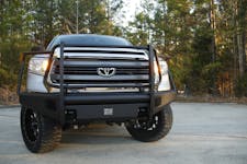 Fab Fours TT14-R2860-1 BS ELITE Full Grill Guard with Tow Hooks