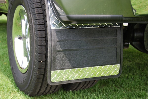 Owens Products 86RF101D CLASSIC DUALLY RUBBER MUDFLAPS; DIAMOND TREAD INSERT; 88-00 CK CLASSIC PU; 19X24
