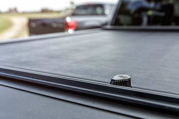 Roll N Lock Lg226m M Series Retractable Tonneau Cover