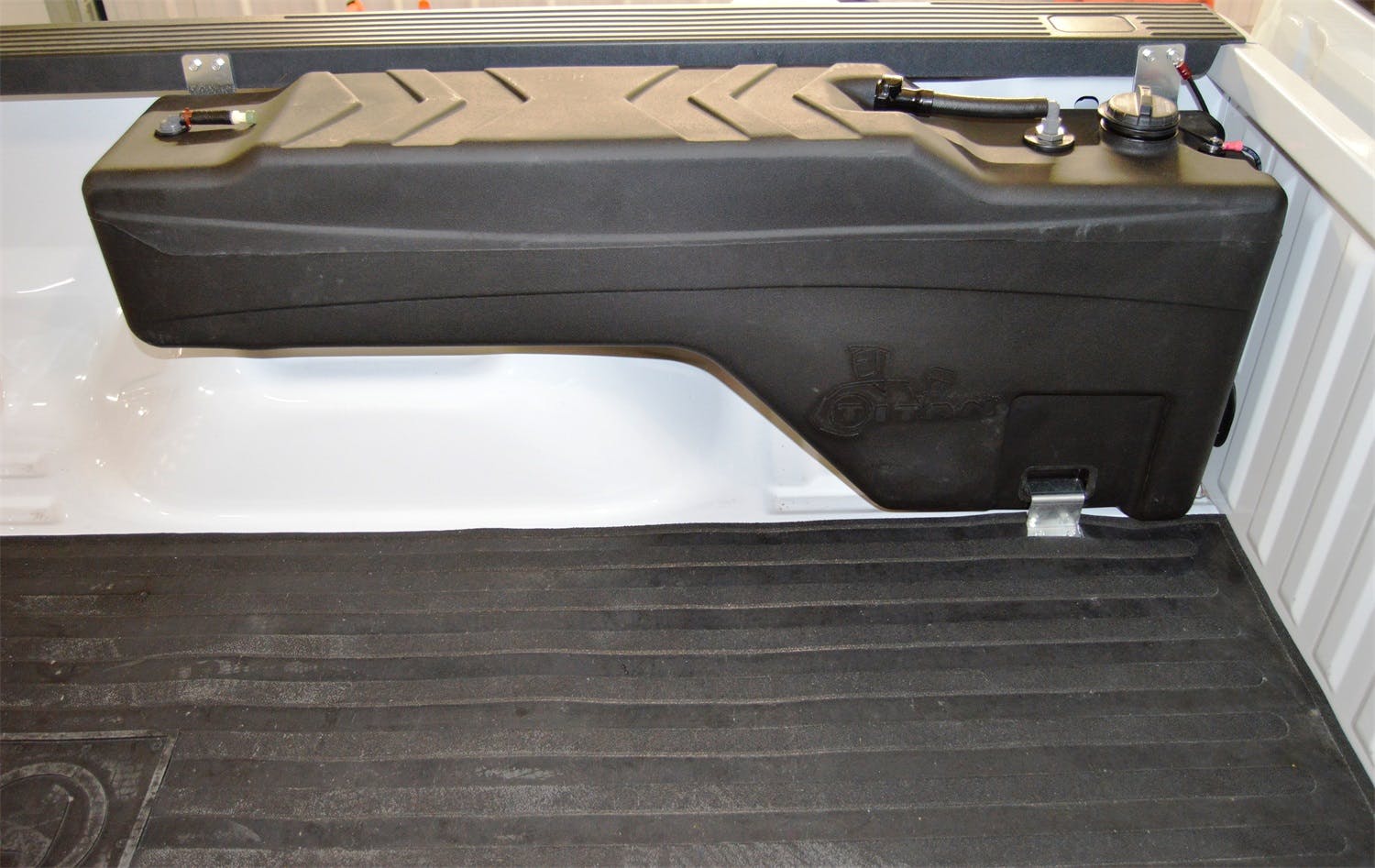 XL80タンク TITAN Fuel Tanks 5040015 15 Gallon Extra Heavy Duty, Cross-Linked