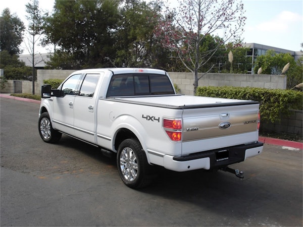 Truck Covers USA CRT406WHITE Full Size Toolbox and Hard Retractable Roll-up Tonneau Cover Combination