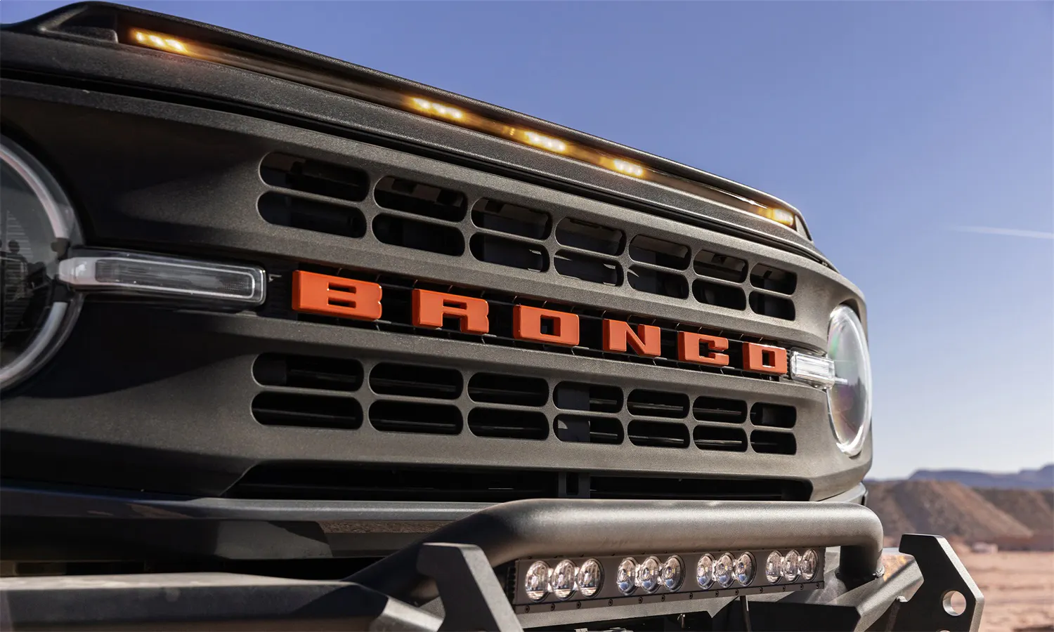 https://aw1.imgix.net/3/avs-auto-ventshade/avs_aeroskin_lightshield_fordbronco_753183.jpg
