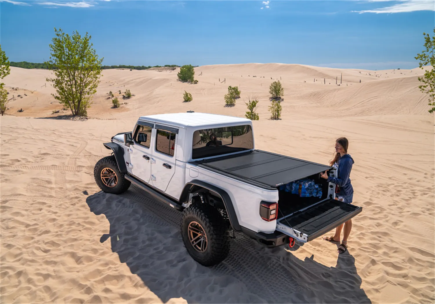 BAK Industries 448701 BAKFlip MX4 (GEN 3) 20-25 Gladiator 5'