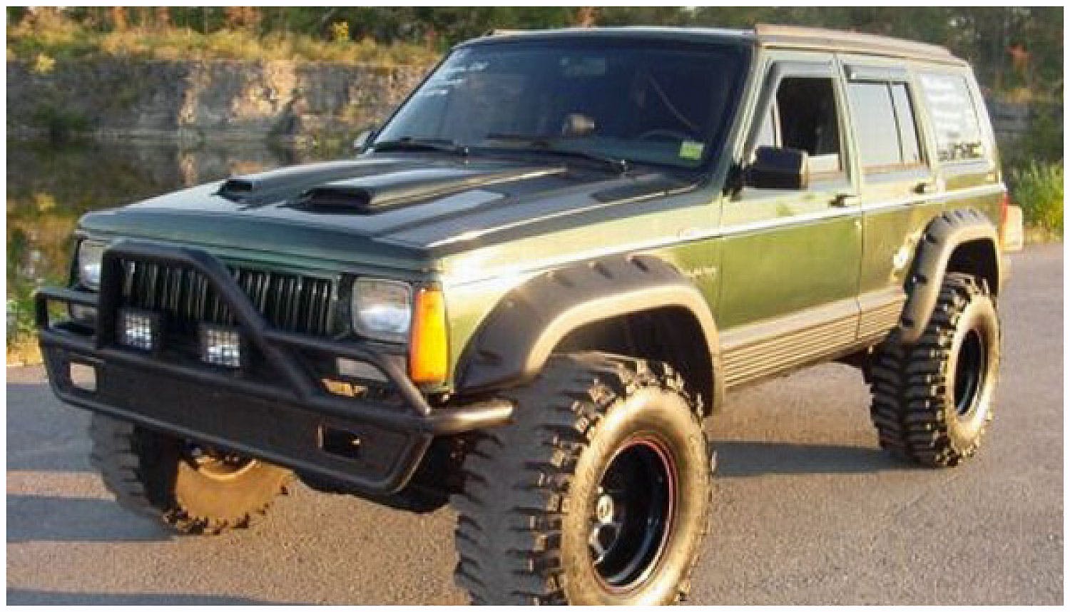 Bushwacker 10911-07 Fender Flares Cutout Style 4Pc