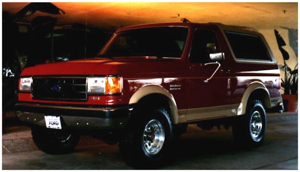 Bushwacker 20016-01 Extend-A-Fender Style Fender Flares, 2pc