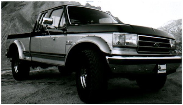 Bushwacker 20018-11 Cutout Style Fender Flares, 2pc