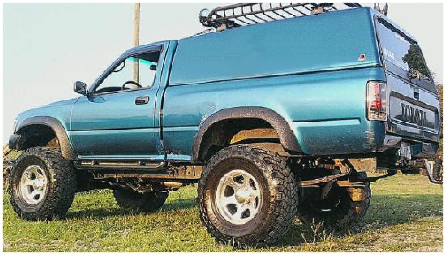 Bushwacker 31906-01 Extend-A-Fender Style Fender Flares, 4pc