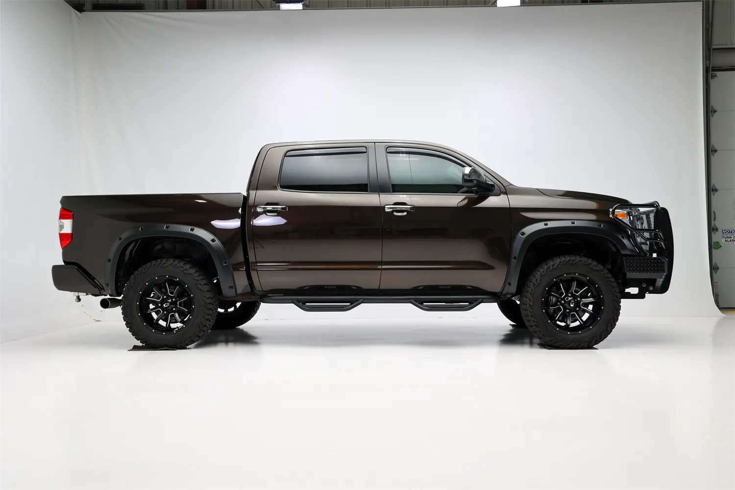 https://aw1.imgix.net/3/bushwacker/Bushwacker_ForgeStyle4pc_ToytoaTundra_DS_38607-08.jpg