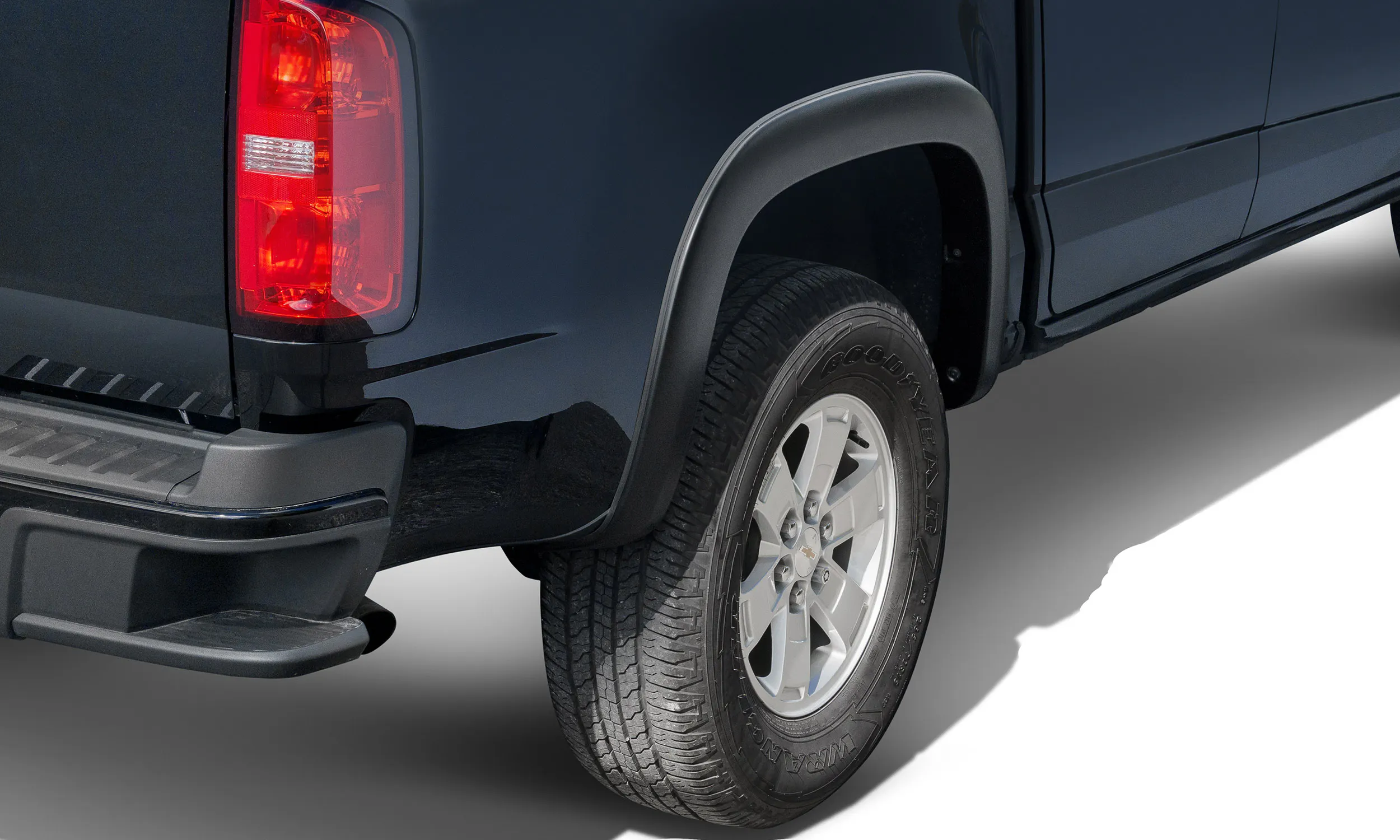 https://aw1.imgix.net/3/bushwacker/bw_OEStyle_flare_15-19ChevCol_rear_40134-02.jpg