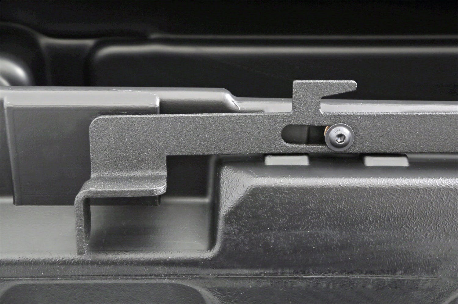 Dee Zee DZ6163P Specialty Series Poly Crossover Tool Box