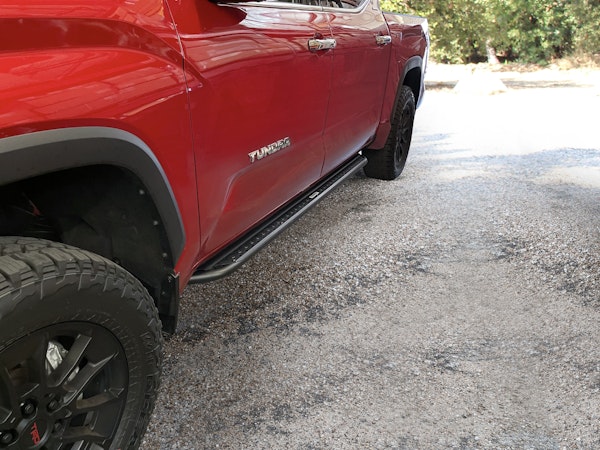 Go Rhino DSS4436T Dominator Xtreme DSS SideSteps - Complete Kit: SideStep + Brackets