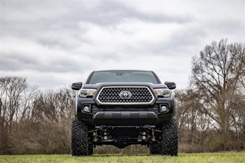 Suspension Lift Kit | Rough Country | 4 inch | Toyota Tacoma 75720