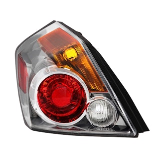 Spyder Auto 9032059 Drive Side Tail Lights