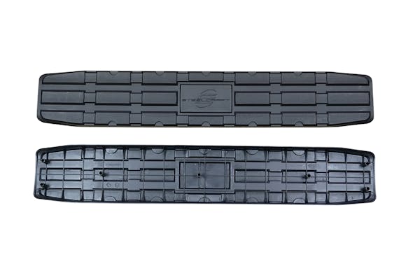 Steelcraft SP4003 Univ. 4X series step pad branded with clips