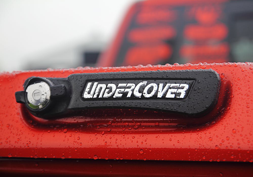 UnderCover UC2138L-YZ Elite LX Tonneau Cover