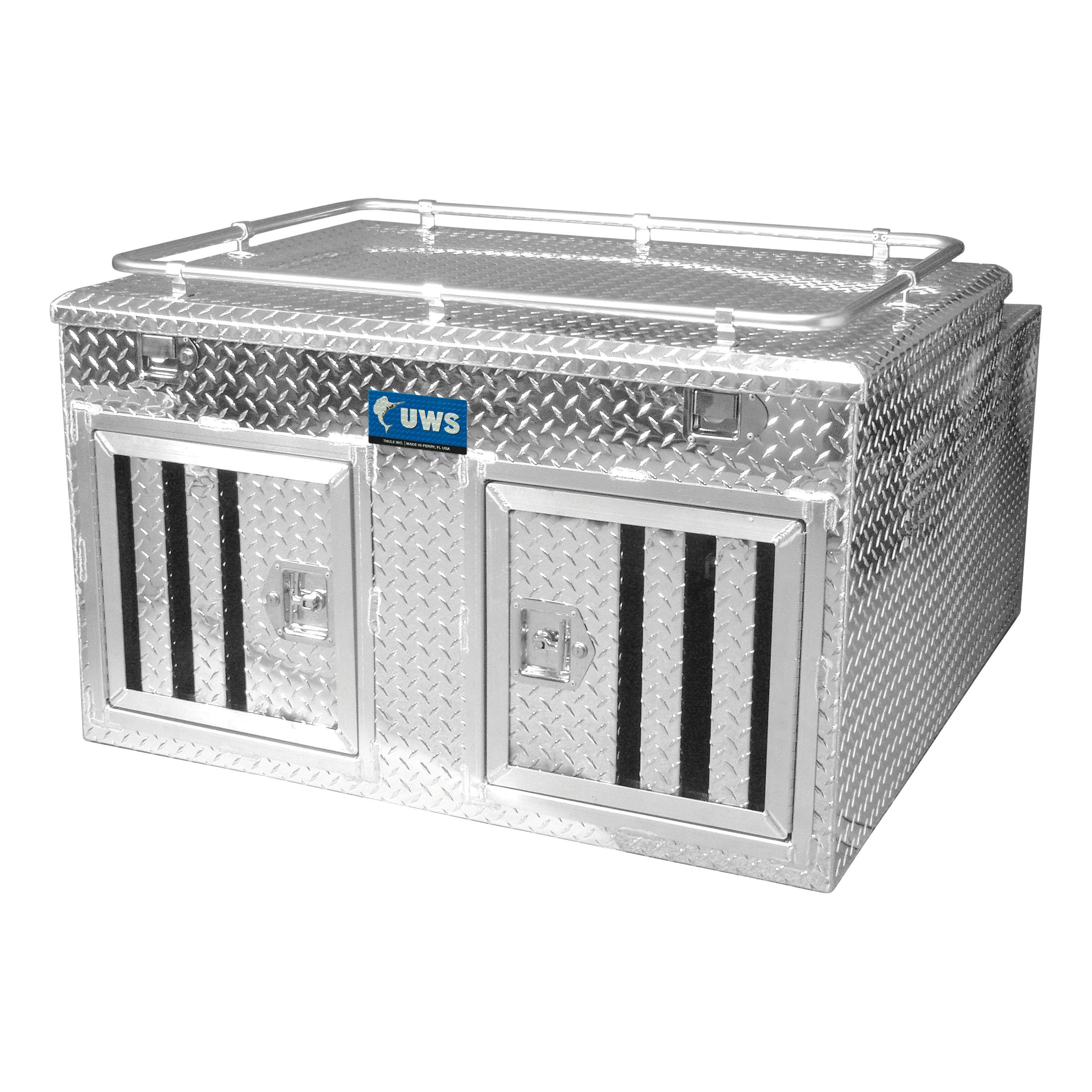 Aluminum dog clearance kennels for trucks