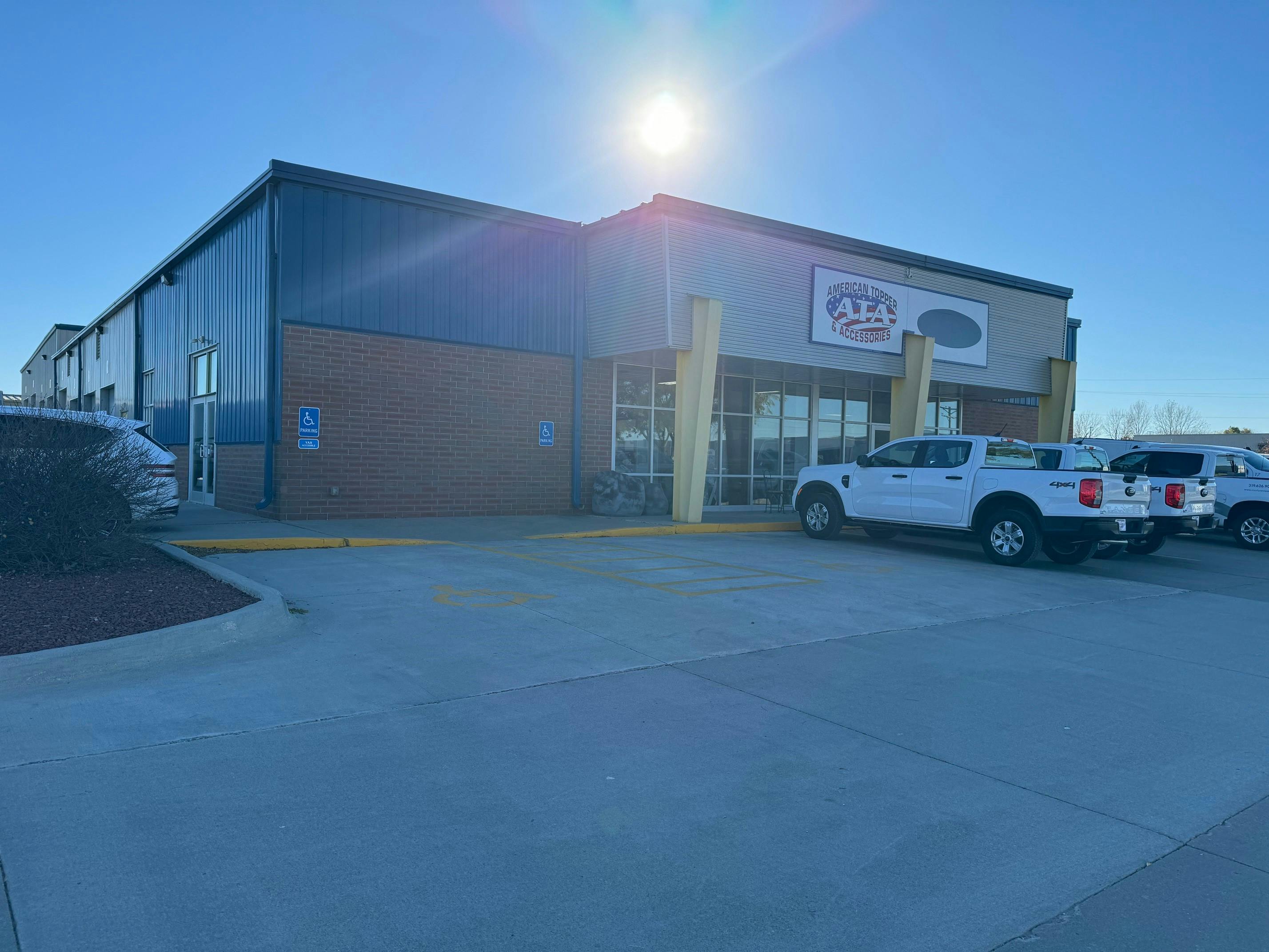 American Topper & Accessories image