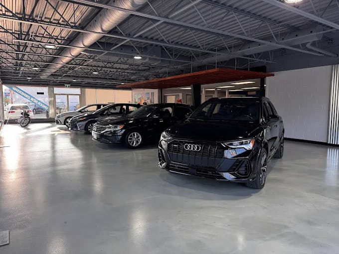 Used vehicle at Arrow Motors exterior view 3