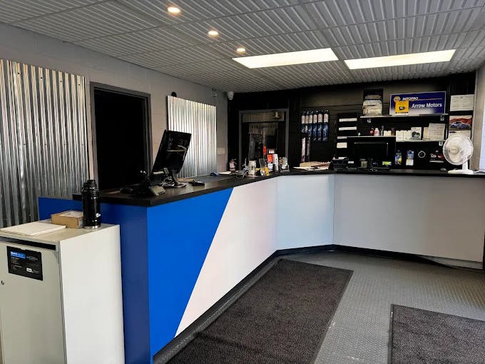 Used vehicle at Arrow Motors exterior view 2