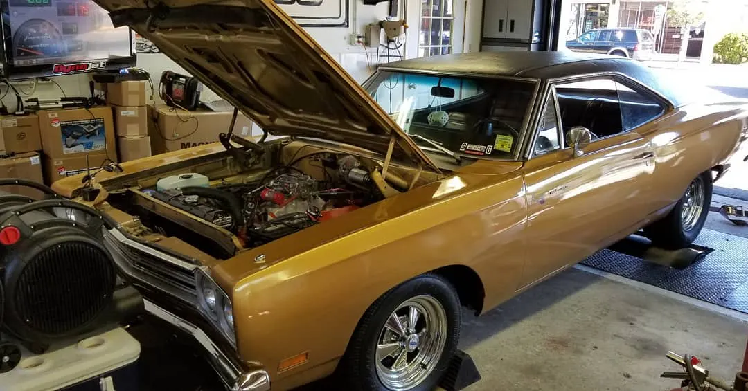 Classic muscle on dyno during calibration