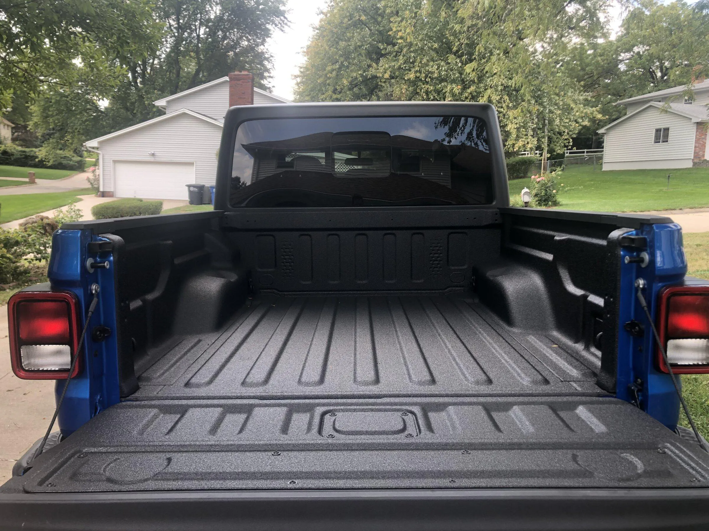 Jeep Gladiator spray-in bed liner Fort Myers - Truck Stuff